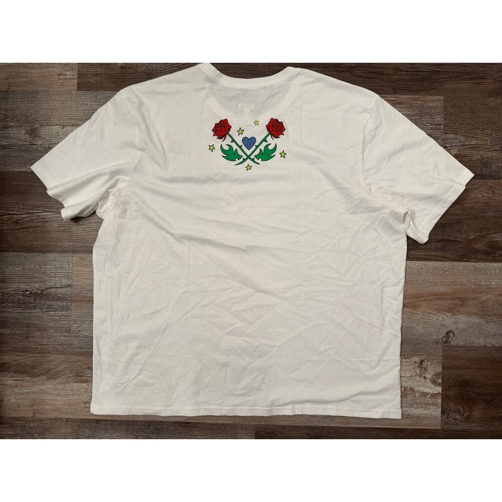 Happy Socks Happy Wrangler Short-Sleeve Tee is a white t-shirt in sz XXL